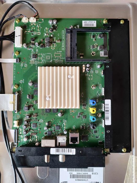 TV Philips 46PFL8008S на части