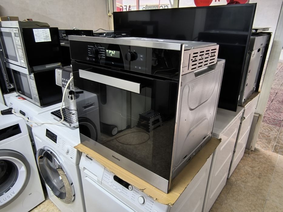 Фурна Miele H6260BP - пиролиза с функция пара.