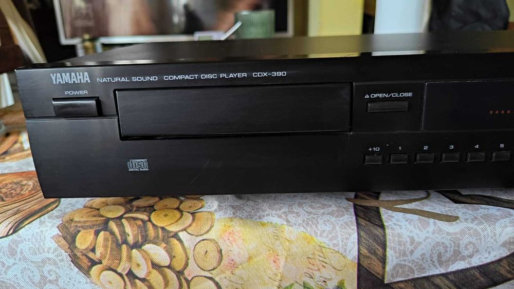 CD player Yamaha CDX-390