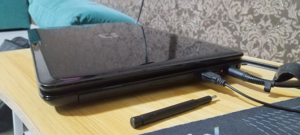 Продаю ноутбук Compag 12gb