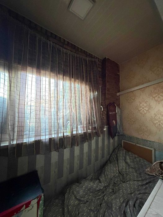 Юнусабад 15 кв   1-хона 2-этаж/4.