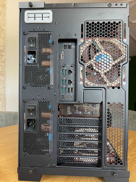 Продавам Супер Мощен Компютър (WORKSTATION / GAMING)