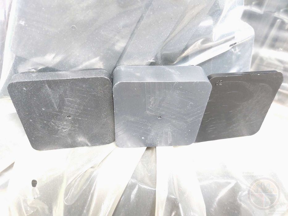 Distantier Placa Montaj din plastic foarte rezistent