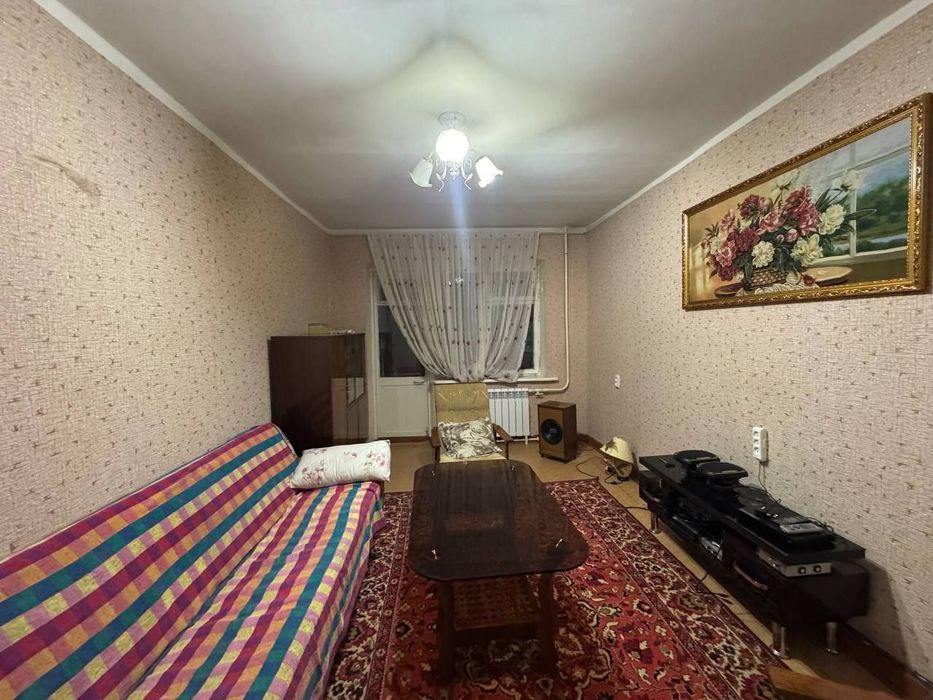 2/3/5 продаётся квартира БИЙ, горького.  Балкон 2х6