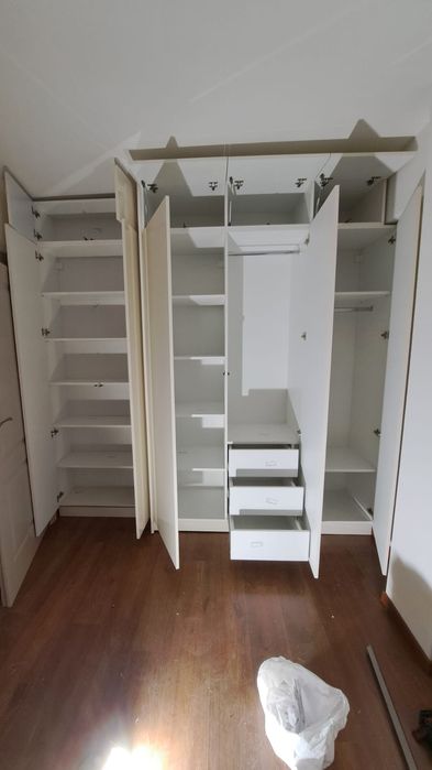 Mobila la comanda si montaj de serie