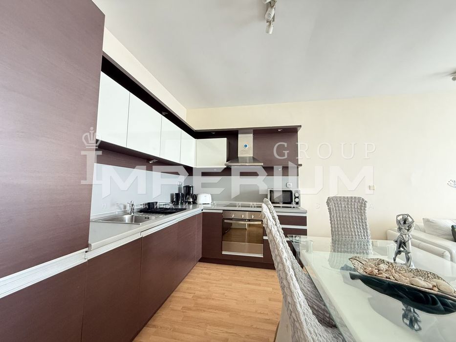 Дава се под наем Тристаен апартамент в Варна, Галата - 120 кв.м за 850 € - Снимка #2