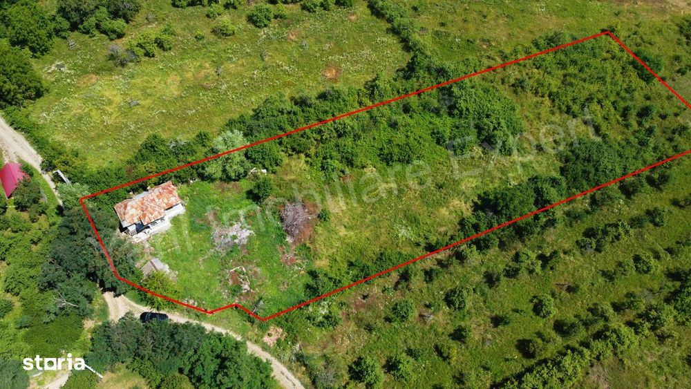 Casă bătrânească de vânzare în comuna Ciofrângeni, județ Argeș.