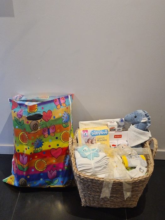Coș de bun venit bebe + răsfăț mămică