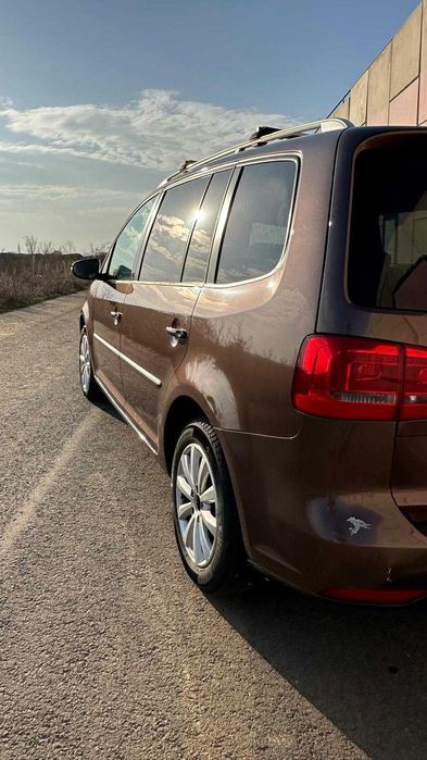 Vand VW Touran Highline an de fabricație 2012