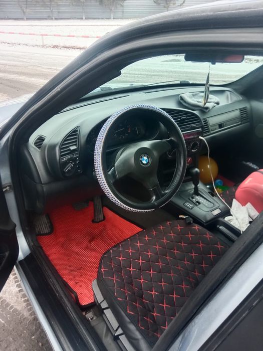 Продам BMW 320 I 1991 года.