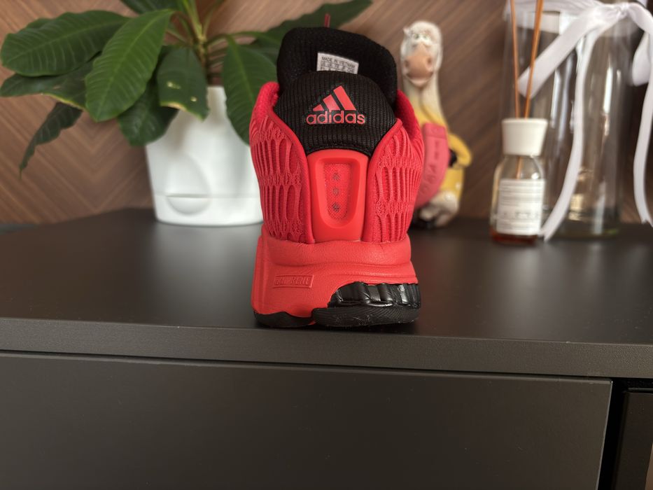 Продам красовки adidas