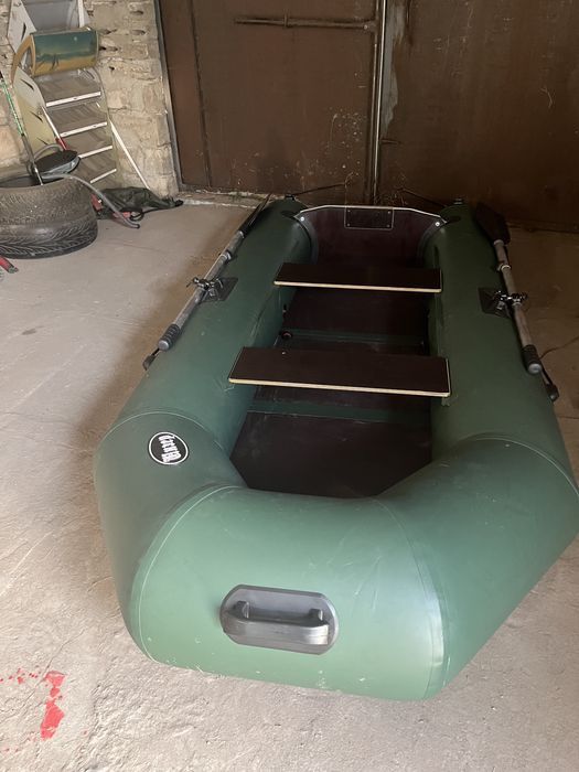 Продам лодку с мотором