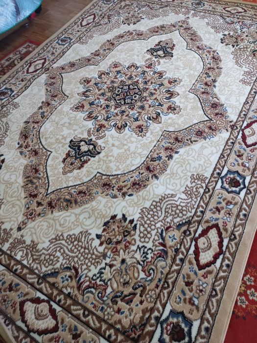 Ковёр продаю. Состояние новое.