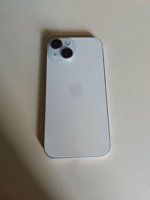 Продавам Iphone 15