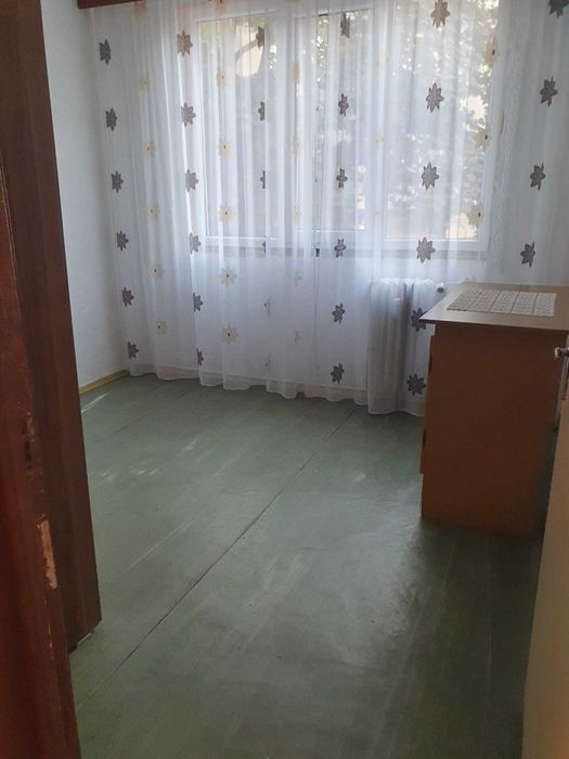 Direct proprietar- Apartament 3 camere semidecomandat