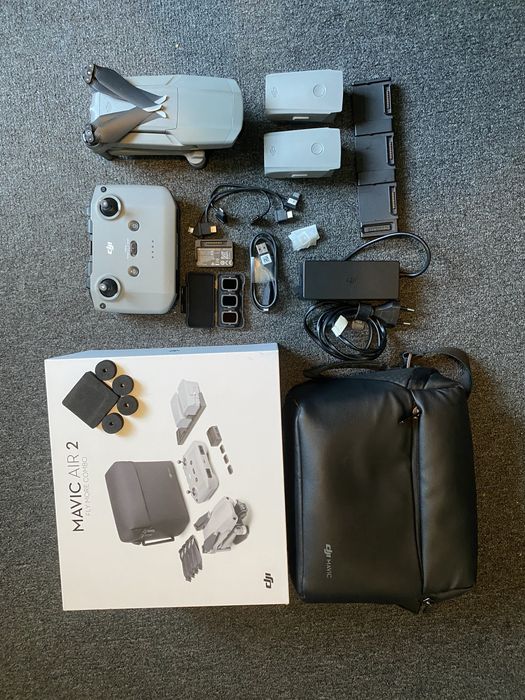 Drona DJI Air 2 Fly More Combo