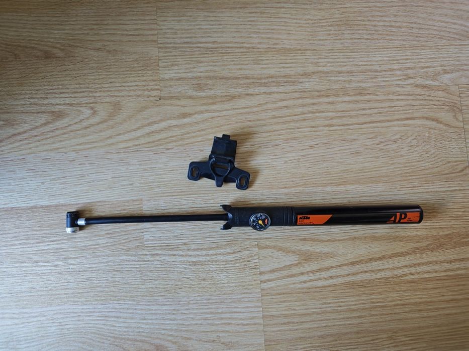 Pompa bicicleta KTM