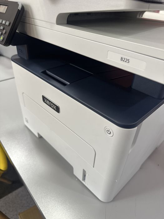 Новый принтер МФУ Xerox B225