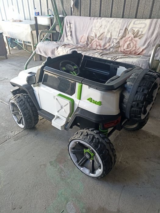 Продам Детскую машинку