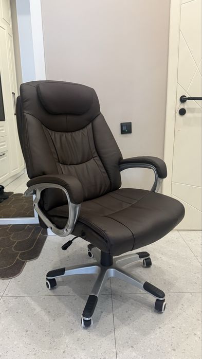 Офисное кресло для руководителя