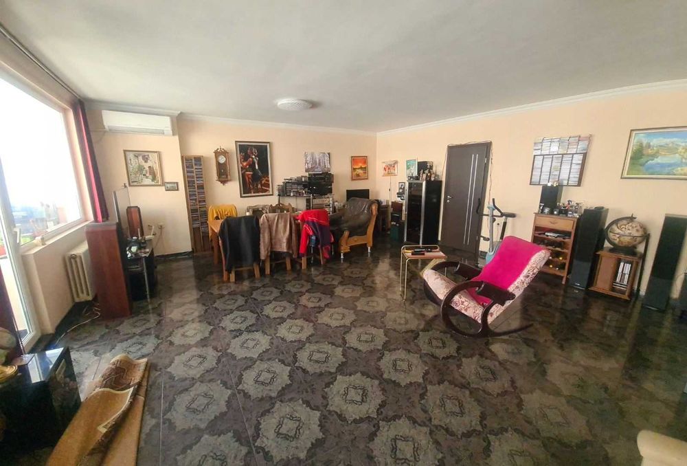 Дава се под наем Тристаен апартамент в София, Хладилника - 135 кв.м за 438000 € - Снимка #3