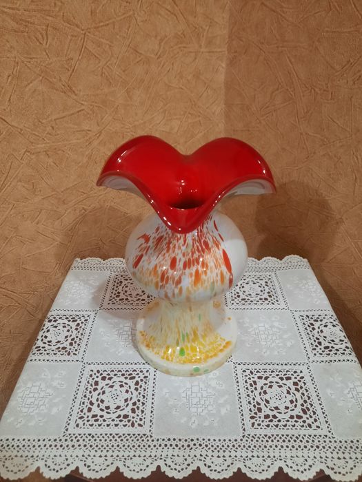 Красивая, винтажная ваза, завод  "Красный Май" 1960-70гг, с волнистым