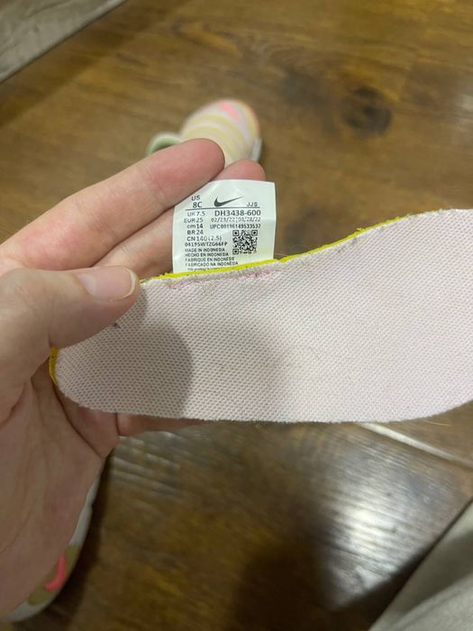 Кроссовки на девочку