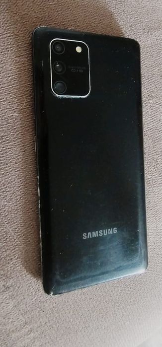 Продам телефон  Samsung s10 Lite