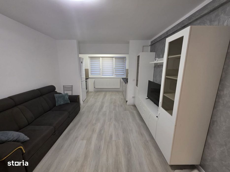 Apartament 3 camere decomandat  zona  Rond Pacurari, parcare inclusa