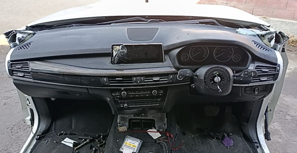 Компрессор пневмоподвески БМВ BMW X5 F15.