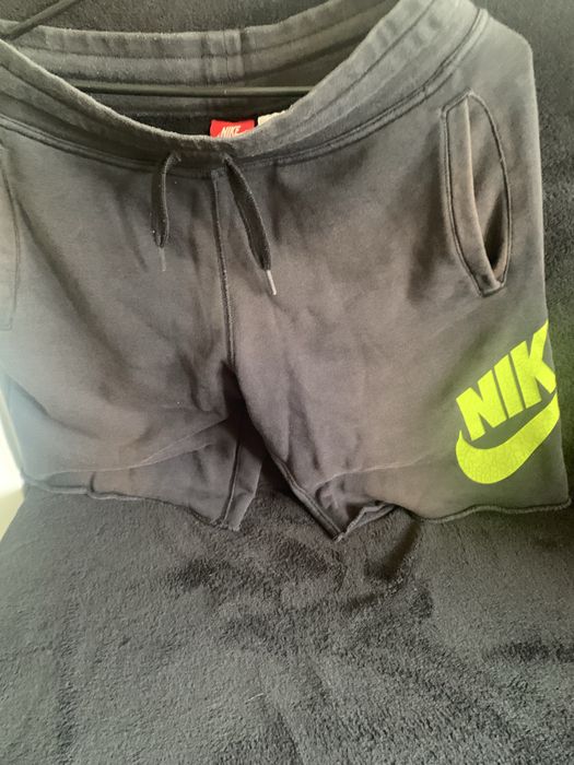 Nike scurti marimea S