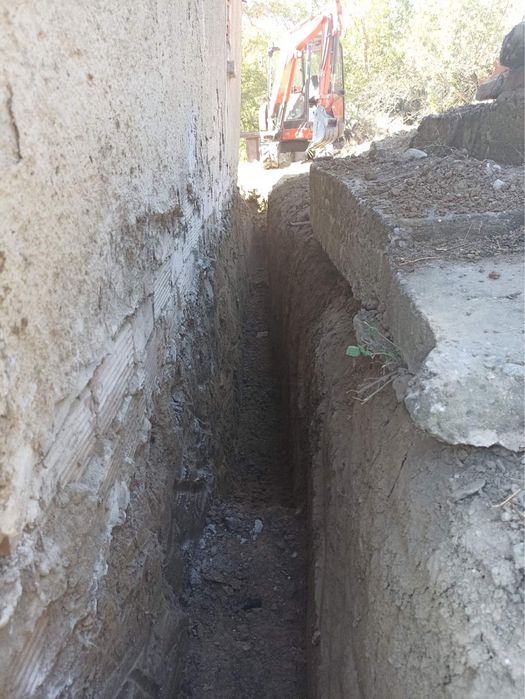 Услуги с комбиниран и мини багер!Почистване на трудно достъпни места