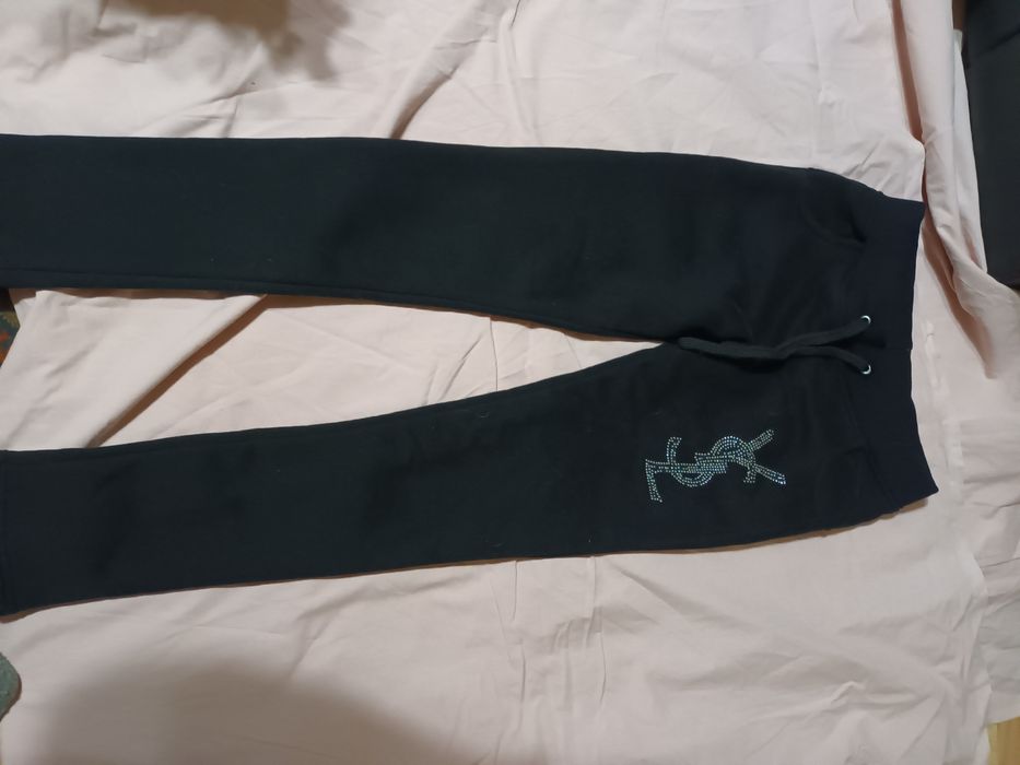 Продам  2 спортивных костюма