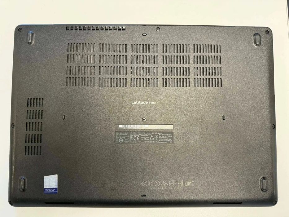 Лаптоп Dell Latitude 5490