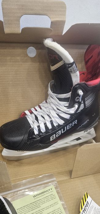 Хоккейные коньки