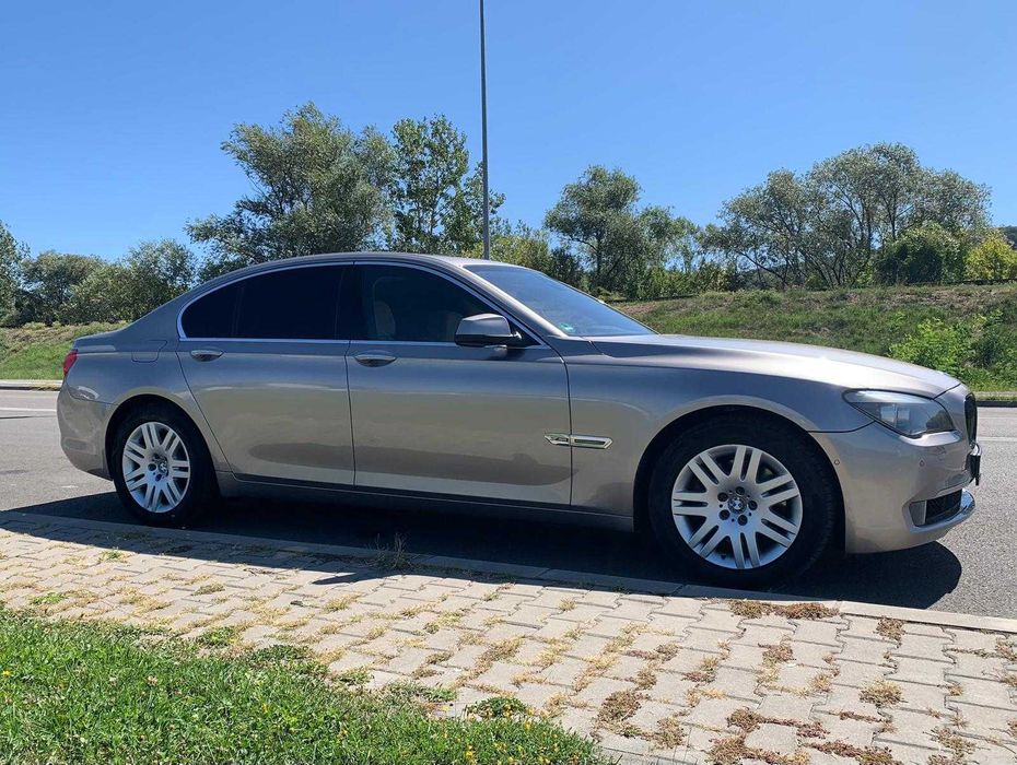 BMW 740 Xd  02.2011  4 butoane , revizii cu istoric BMW