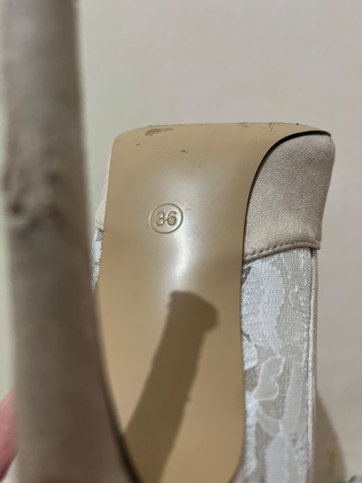 Продаются туфли бежево-розового цвета