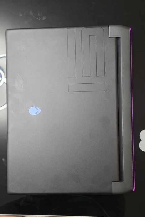 Alienware R5 Gaming Laptop