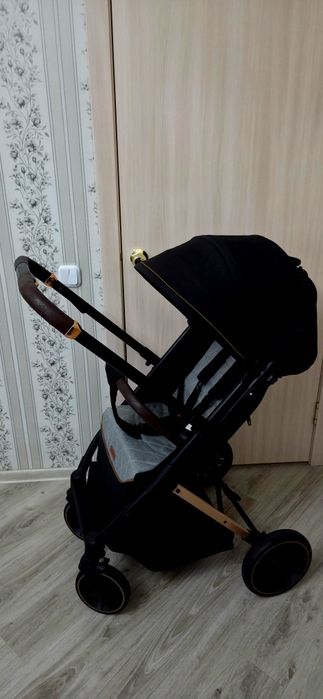 Продам детскую коляску