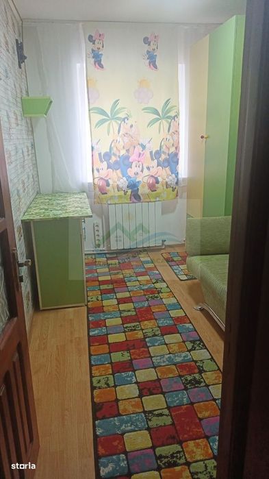 Apartament 3 camere de vânzare .