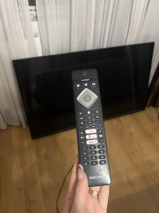 TV Philips 55”(inch) 4K UHD Smart TV + Ambilight