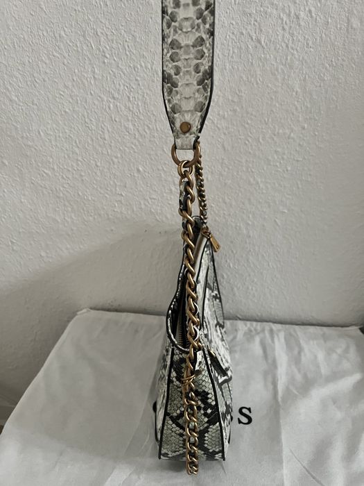 Guess чанта оригинална