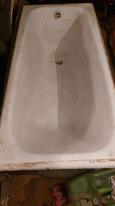 Продам ванну чугунную