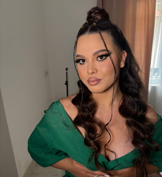 Make up si coafat la domiciliu