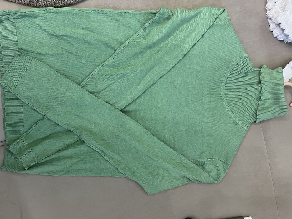 НОВ пуловер поло MNG