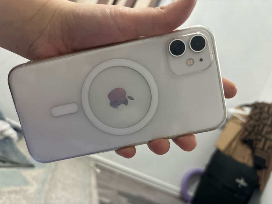 iPhone 11 с гарантией