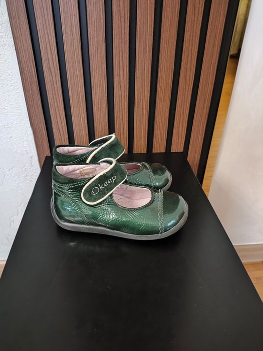 Продам детскую обувь