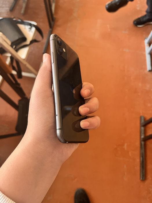 Айфон 11 черный.