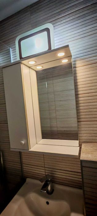 Dulapior de baie cu oglindă spoturi