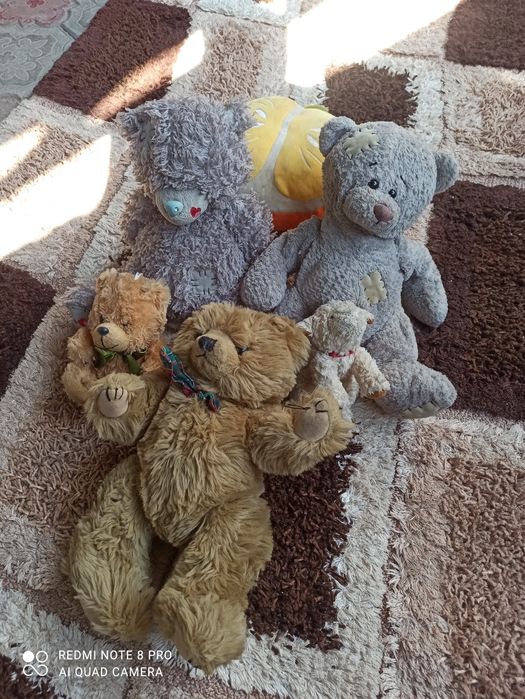 Продам мягкие игрушки Мишки.